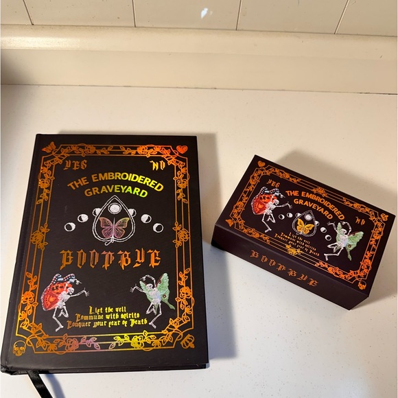 The Embroidered Graveyard Other The Embroidered Graveyard Tarot